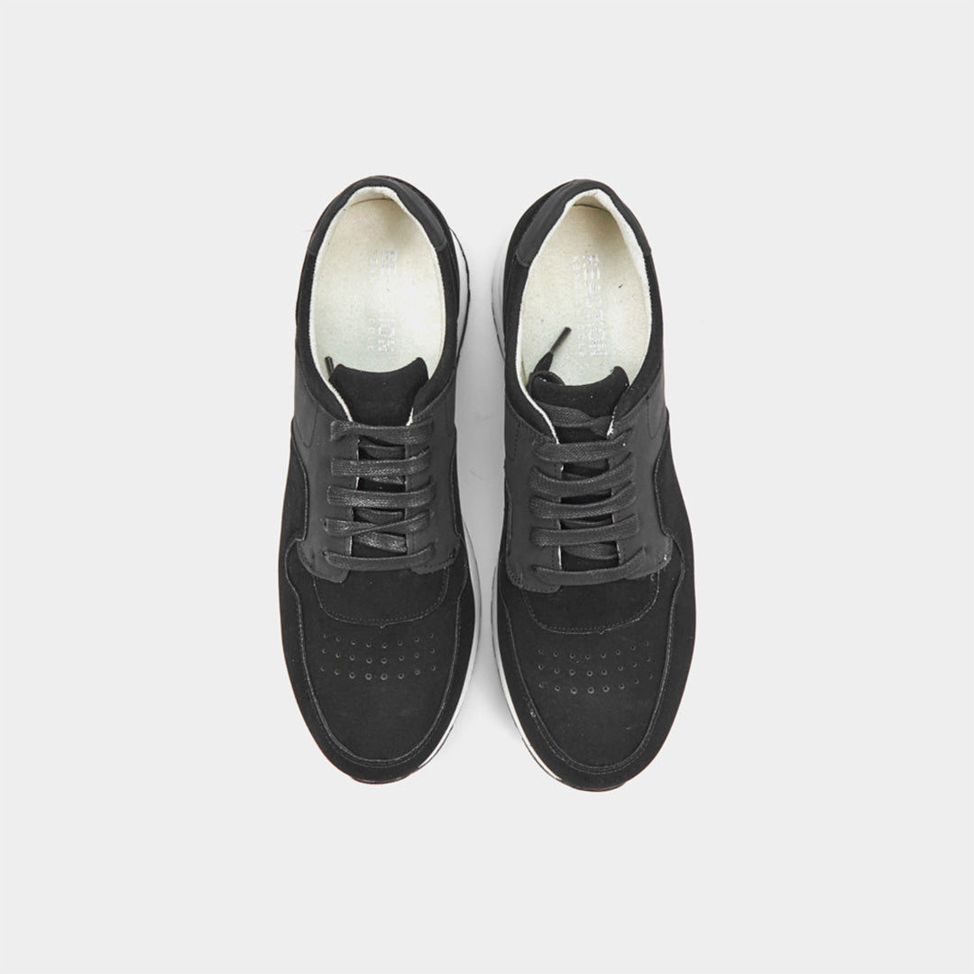 The Weekender Sneaker